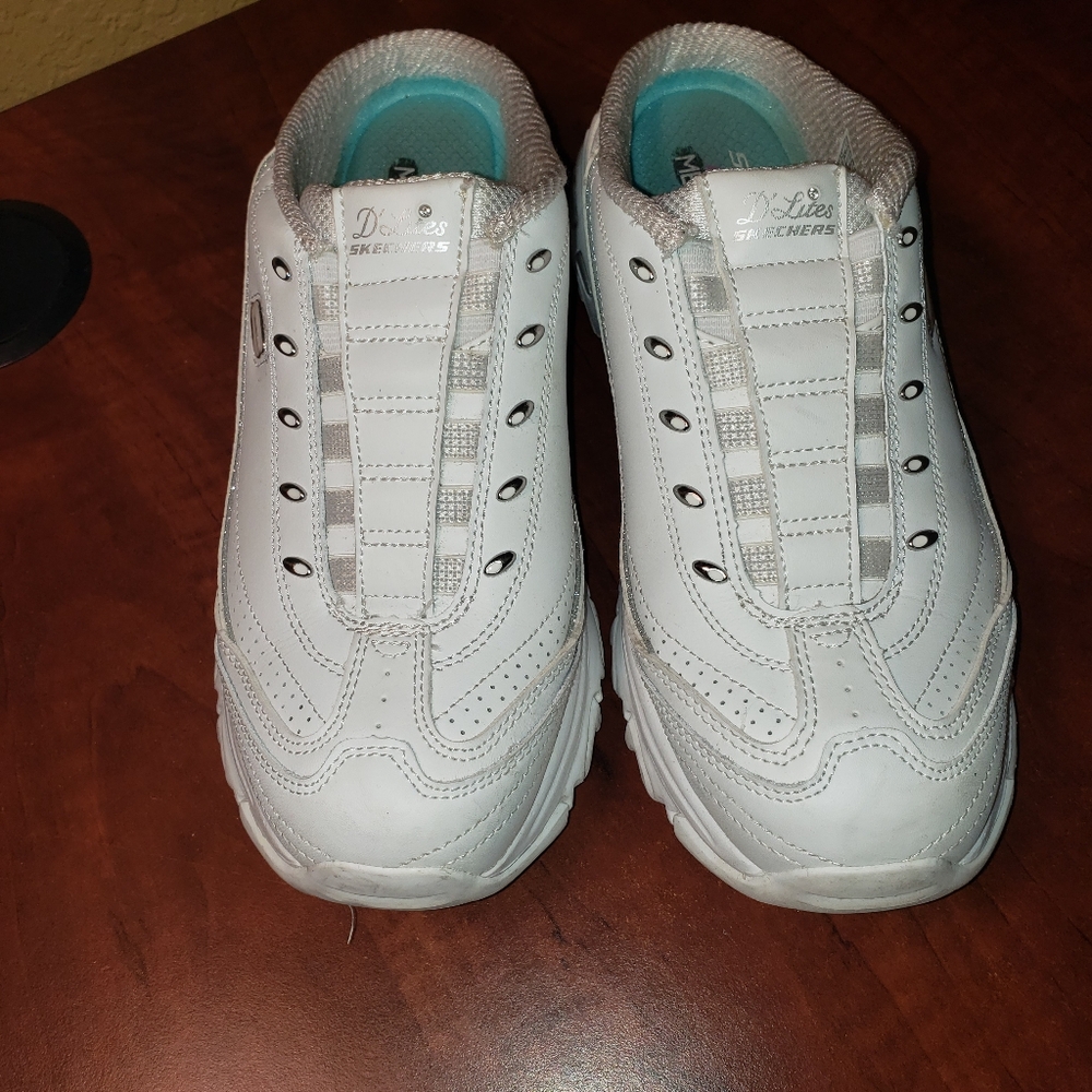 Skechers D'lites sneakers size 8